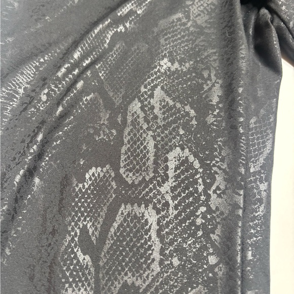 American Eagle Outfitters Black Snakeskin Leggings - Picture 2 of 3